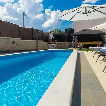 Beautiful Istrian Patrick With A Pool Pazin