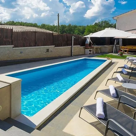 Beautiful Istrian Patrick With A Pool * Pazin