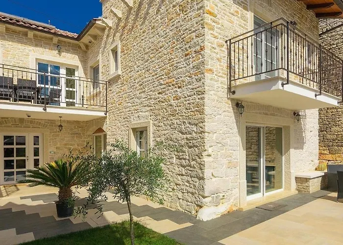 Guest house Patrick By 4*