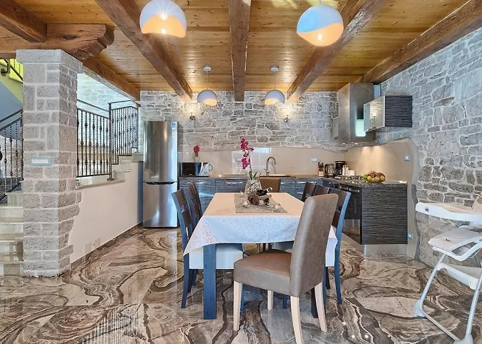 Guest house Patrick By 4*