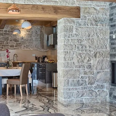 Patrick By בית הארחה פאזין