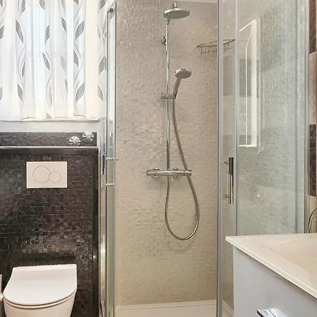 בית הארחה Patrick By