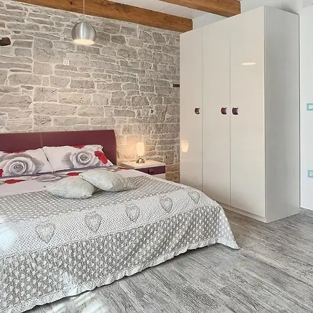 Patrick By בית הארחה פאזין