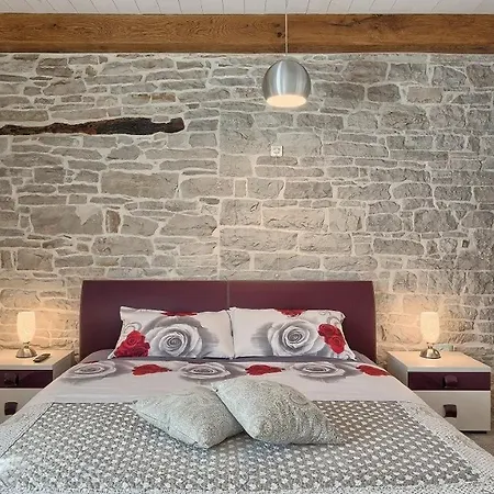 Patrick By Gæstehus Pazin